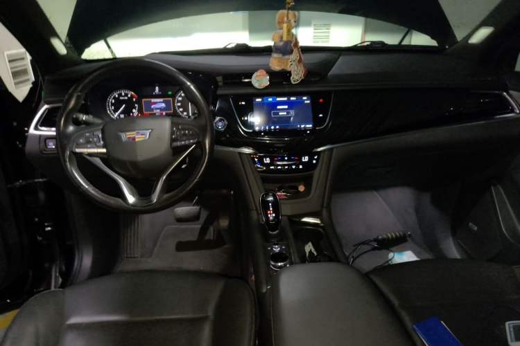 Used Cadillac XT6 2022 2.0T 7-Seater Four-Wheel Drive Luxury Version Center Console