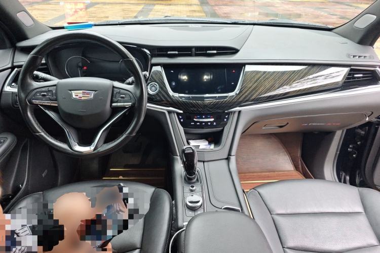Used Cadillac XT6 2022 2.0T Six-Seater Four-Wheel Drive Luxury Version Center Console