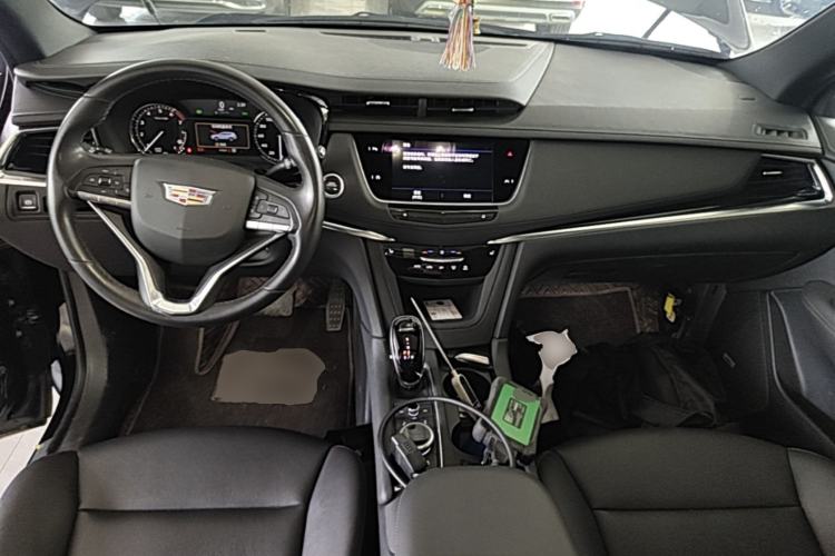 Used Cadillac XT6 2022 2.0T Six-Seater Four-Wheel-Drive Luxury Version Center Console