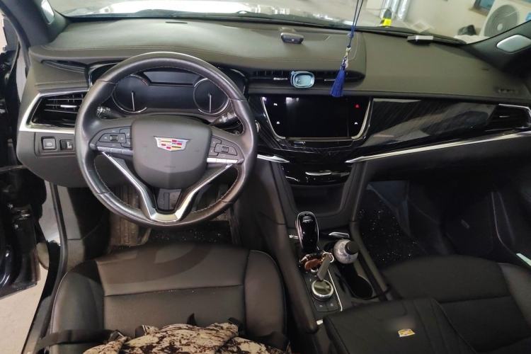 Used Cadillac XT6 2022 2.0T Six-Seater Four-Wheel Drive Luxury Version Center Console
