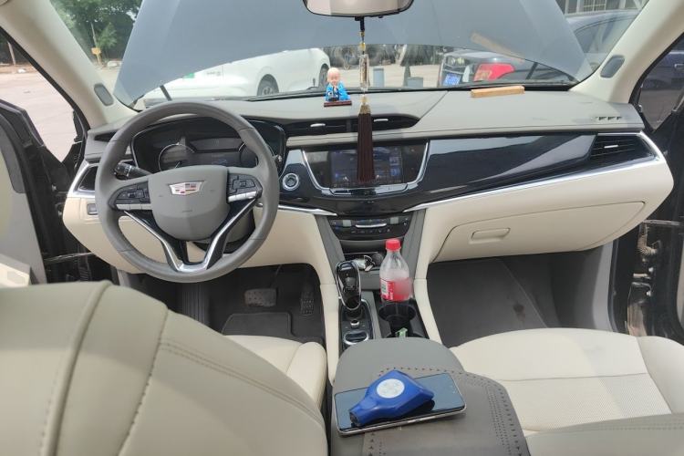 Used Cadillac XT6 2022 2.0T Six-Seater Four-Wheel Drive Luxury Version Center Console