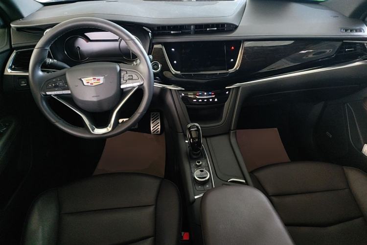 Used Cadillac XT6 2022 2.0T Six-Seater Two-Wheel-Drive Luxury Version Center Console