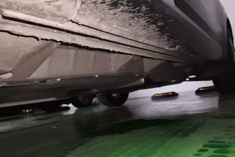 Used Cadillac XT6 2022 2.0T Six-Seater Two-Wheel-Drive Luxury Version Chassis Front Left