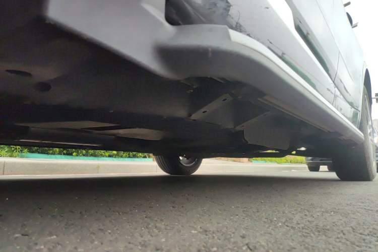 Used Cadillac XT6 2022 2.0T 7-Seater Two-Wheel Drive Luxury Version Chassis Front Left