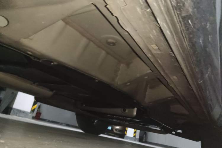 Used Cadillac XT6 2022 2.0T Six-Seater Two-Wheel-Drive Luxury Version Chassis Front Left