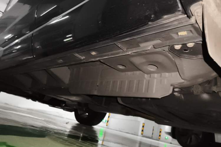 Used Cadillac XT6 2022 2.0T Six-Seater Two-Wheel-Drive Luxury Version Chassis Rear Left