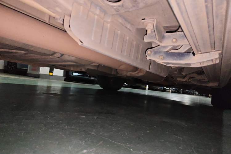 Used Cadillac XT6 2022 2.0T 7-Seater Two-Wheel Drive Luxury Version Chassis Rear Right