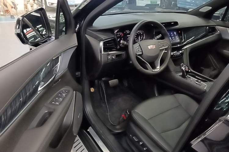 Used Cadillac XT6 2022 2.0T Six-Seater Four-Wheel-Drive Luxury Standard Edition Driver Seat