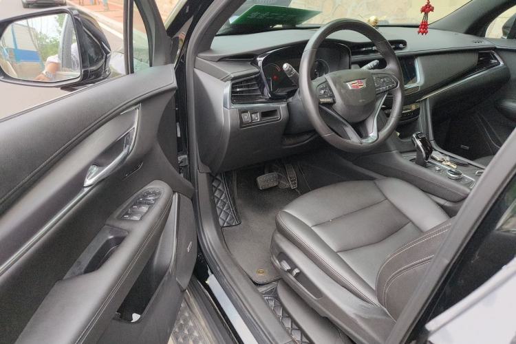 Used Cadillac XT6 2022 2.0T Six-Seater Four-Wheel-Drive Luxury Version Driver Seat