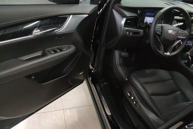Used Cadillac XT6 2022 2.0T Six-Seater Four-Wheel Drive Luxury Version Driver Seat