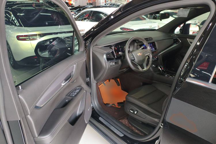 Used Cadillac XT6 2022 2.0T Six-Seater Four-Wheel-Drive Luxury Version Driver Seat