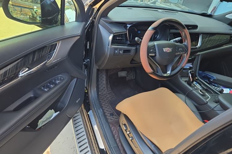 Used Cadillac XT6 2022 2.0T Six-Seater Four-Wheel Drive Luxury Version Driver Seat