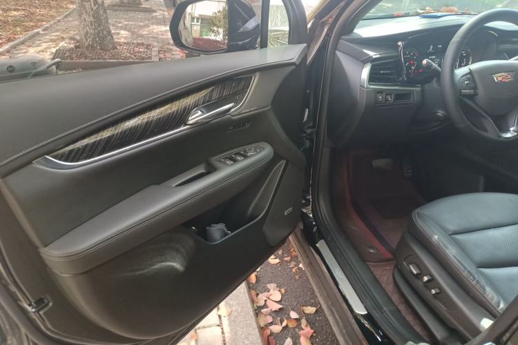 Used Cadillac XT6 2022 2.0T Six-Seater Four-Wheel Drive Luxury Version Driver Seat