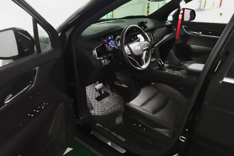 Used Cadillac XT6 2022 2.0T Six-Seater Two-Wheel-Drive Luxury Version Driver Seat