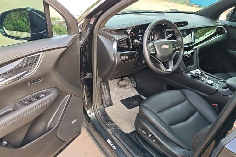 Used Cadillac XT6 2022 2.0T Six-Seater Two-Wheel-Drive Luxury Version Driver Seat