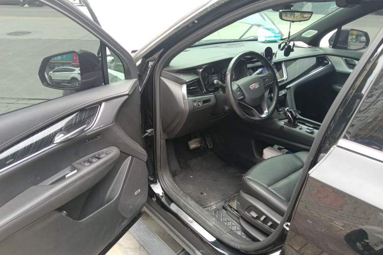 Used Cadillac XT6 2022 2.0T Six-Seater Four-Wheel-Drive Luxury Standard Edition Driver Seat