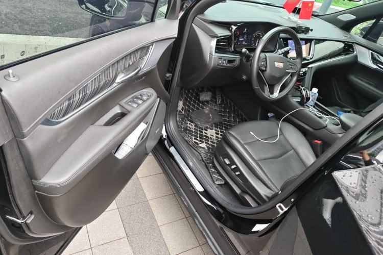 Used Cadillac XT6 2022 2.0T Six-Seater Four-Wheel-Drive Luxury Standard Edition Driver Seat