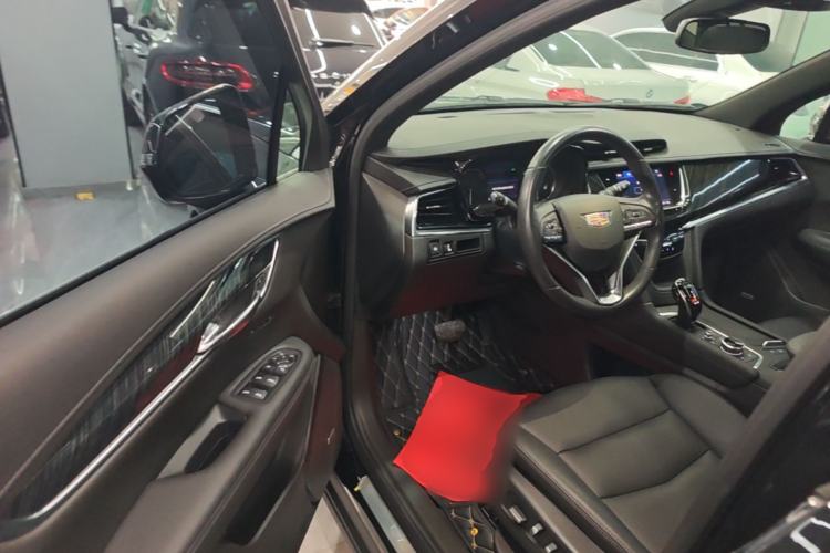 Used Cadillac XT6 2022 2.0T Six-Seater Two-Wheel-Drive Luxury Version Driver Seat