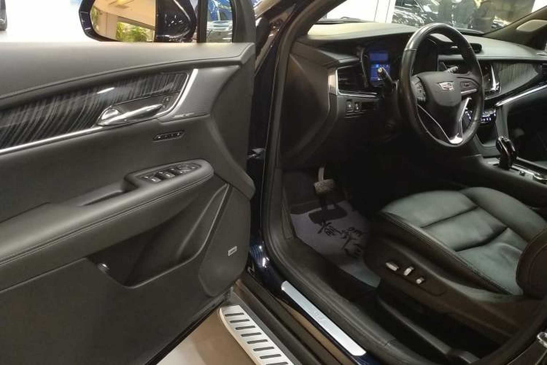Used Cadillac XT6 2022 2.0T Six-Seater Four-Wheel Drive Luxury Version Driver Seat
