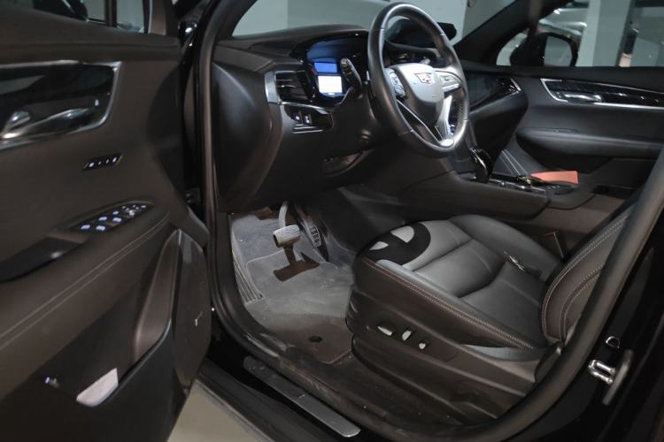 Used Cadillac XT6 2022 2.0T Six-Seater Two-Wheel-Drive Luxury Version Driver Seat