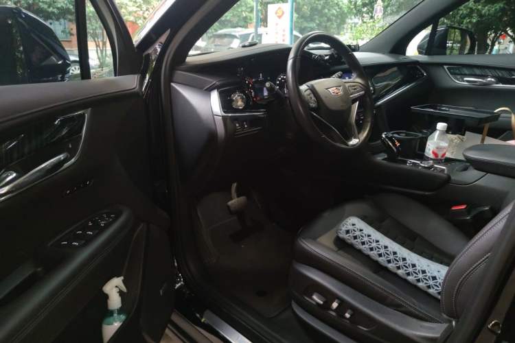 Used Cadillac XT6 2022 2.0T Six-Seater Two-Wheel-Drive Luxury Version Driver Seat