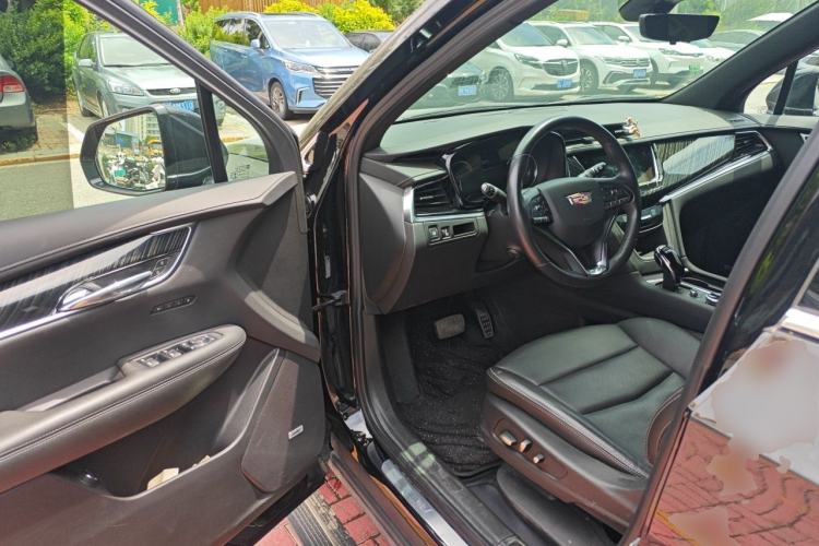 Used Cadillac XT6 2022 2.0T Six-Seater Four-Wheel-Drive Luxury Standard Edition Driver Seat