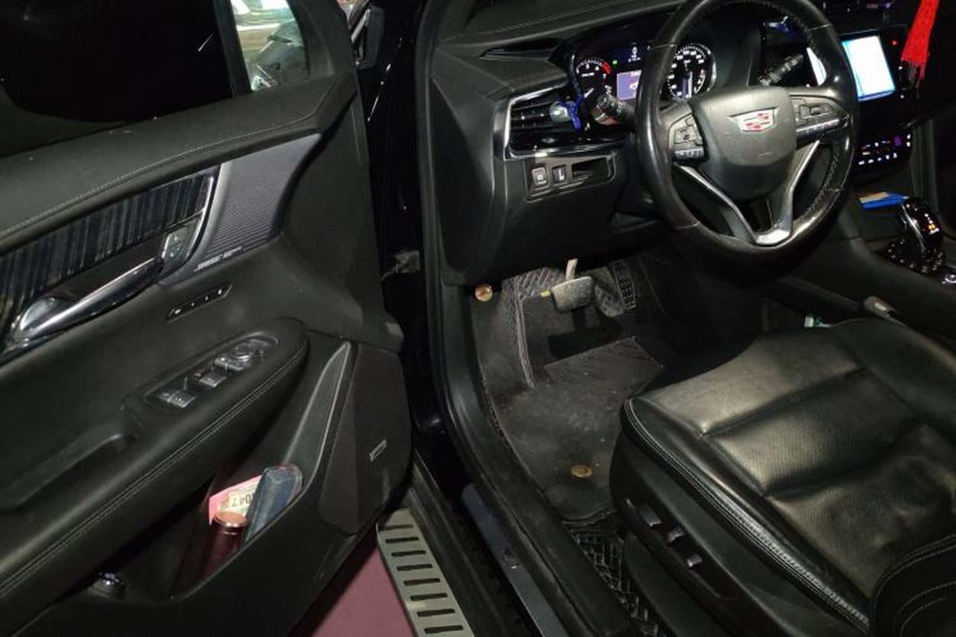 Used Cadillac XT6 2022 2.0T Six-Seater Four-Wheel-Drive Luxury Standard Edition Driver Seat