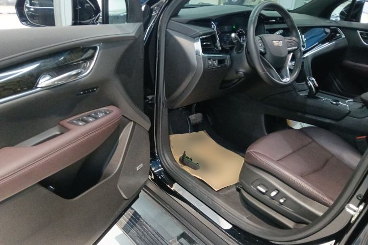 Used Cadillac XT6 2022 2.0T Six-Seater Two-Wheel-Drive Luxury Version Driver Seat