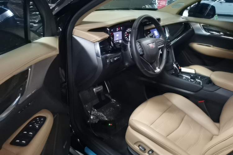 Used Cadillac XT6 2022 2.0T Six-Seater All-Wheel-Drive Platinum 120th Anniversary Limited Edition Driver Seat