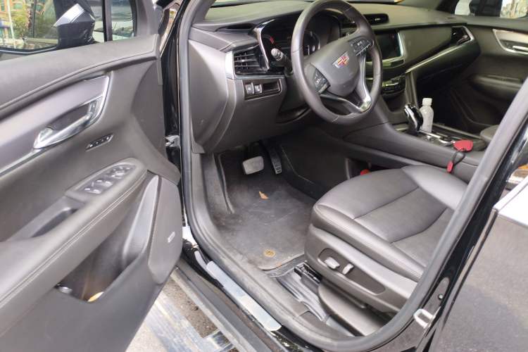 Used Cadillac XT6 2022 2.0T Six-Seater Four-Wheel-Drive Luxury Version Driver Seat