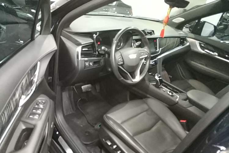 Used Cadillac XT6 2022 2.0T Six-Seater Four-Wheel Drive Luxury Version Driver Seat