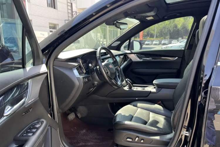 Used Cadillac XT6 2022 2.0T 7-Seater Four-Wheel Drive Luxury Version Driver Seat