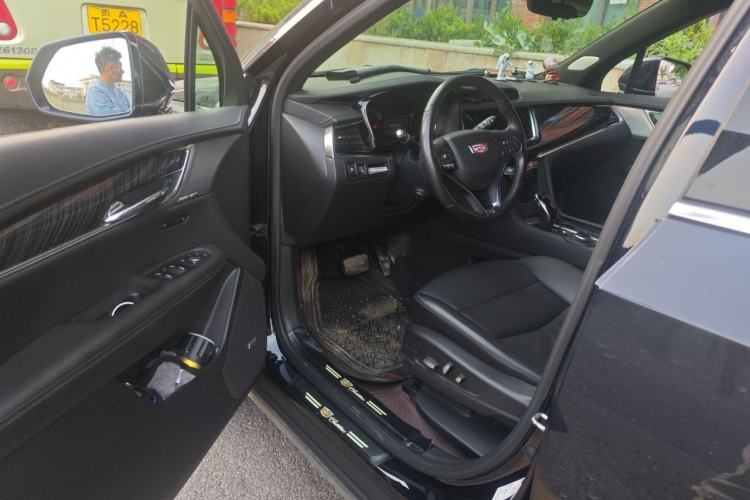 Used Cadillac XT6 2022 2.0T 7-Seater Four-Wheel Drive Luxury Version Driver Seat