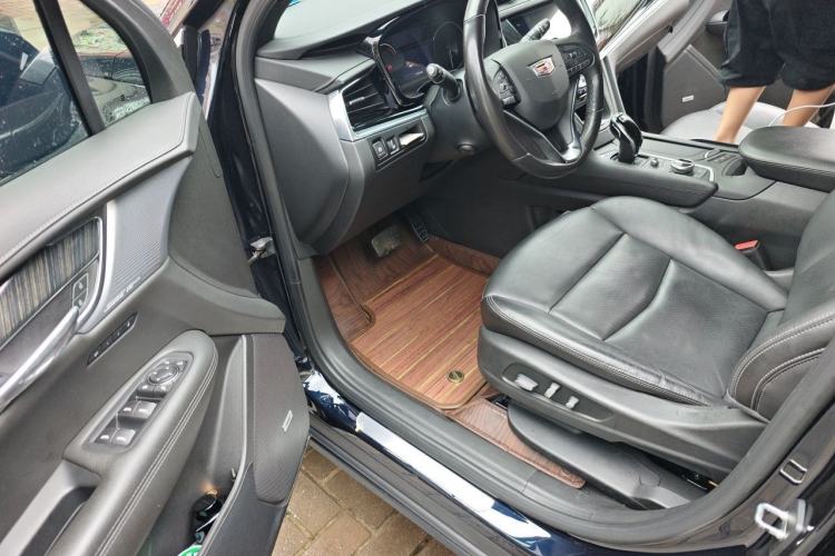 Used Cadillac XT6 2022 2.0T Six-Seater Four-Wheel Drive Luxury Version Driver Seat