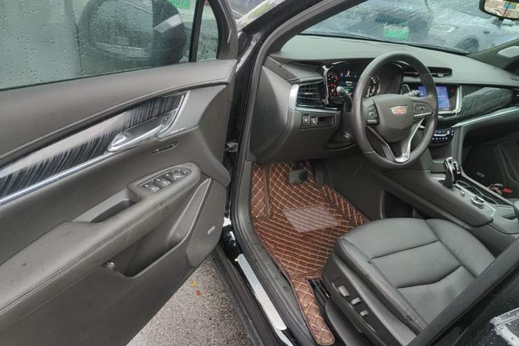 Used Cadillac XT6 2022 2.0T Six-Seater Four-Wheel Drive Luxury Version Driver Seat