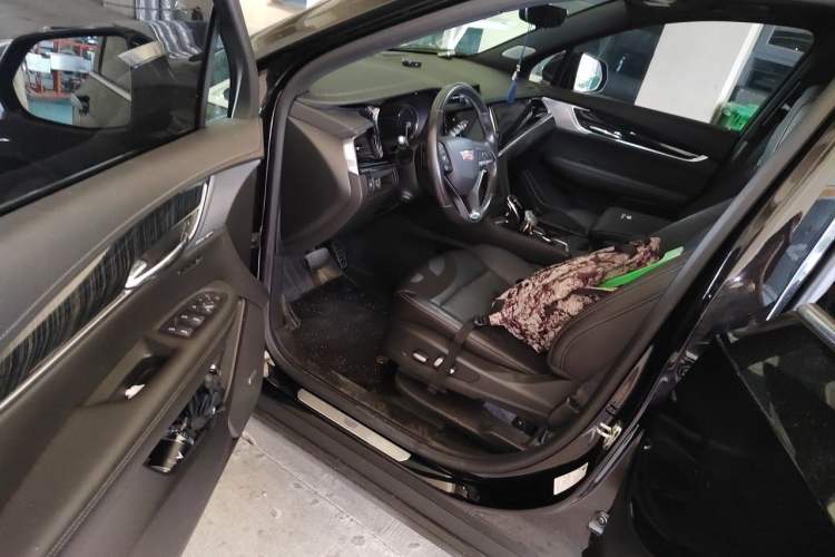 Used Cadillac XT6 2022 2.0T Six-Seater Four-Wheel Drive Luxury Version Driver Seat