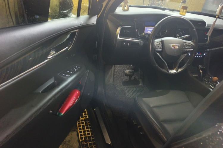 Used Cadillac XT6 2022 2.0T Six-Seater Four-Wheel-Drive Luxury Standard Edition Driver Seat