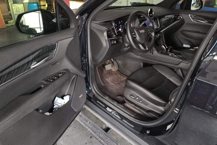 Used Cadillac XT6 2022 2.0T 7-Seater Four-Wheel Drive Luxury Version Driver Seat