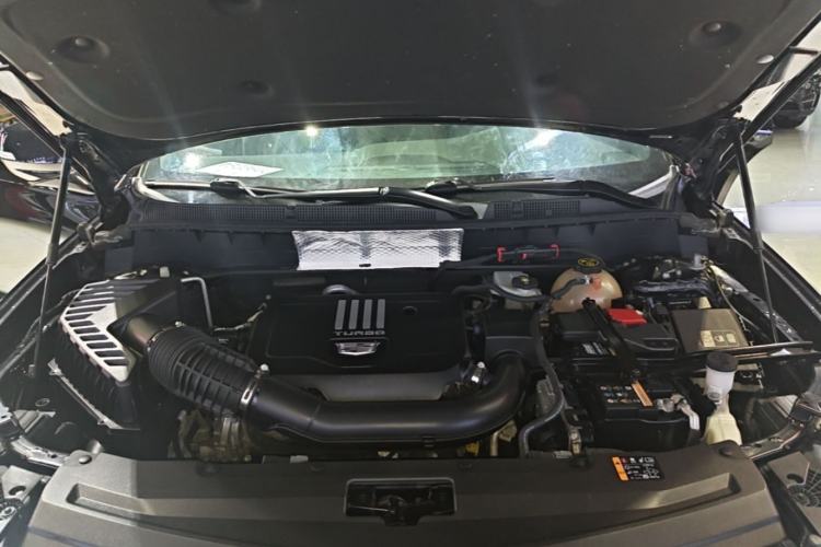 Used Cadillac XT6 2022 2.0T Six-Seater Two-Wheel-Drive Luxury Version Engine Bay