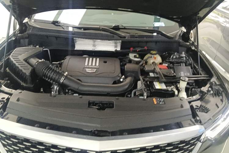 Used Cadillac XT6 2022 2.0T Six-Seater Four-Wheel Drive Luxury 120th Anniversary Limited Edition Engine Bay
