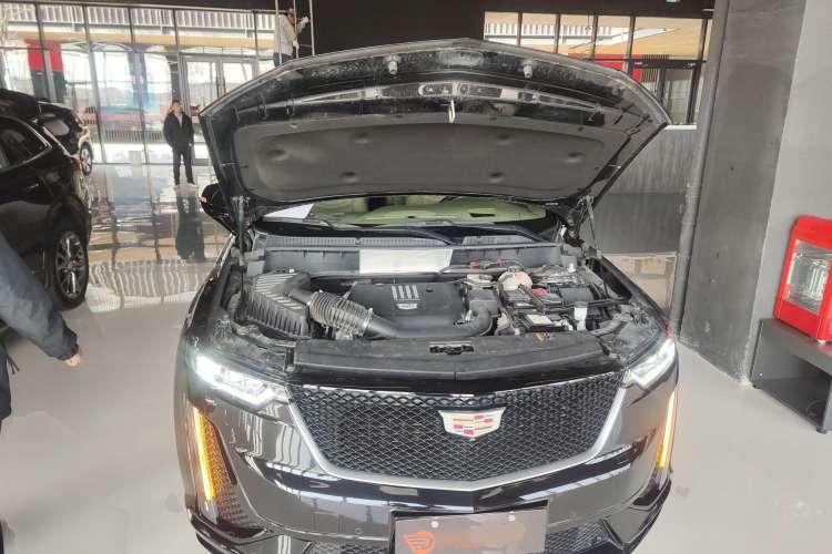 Used Cadillac XT6 2022 2.0T Six-Seater Four-Wheel-Drive Platinum Edition Engine Bay