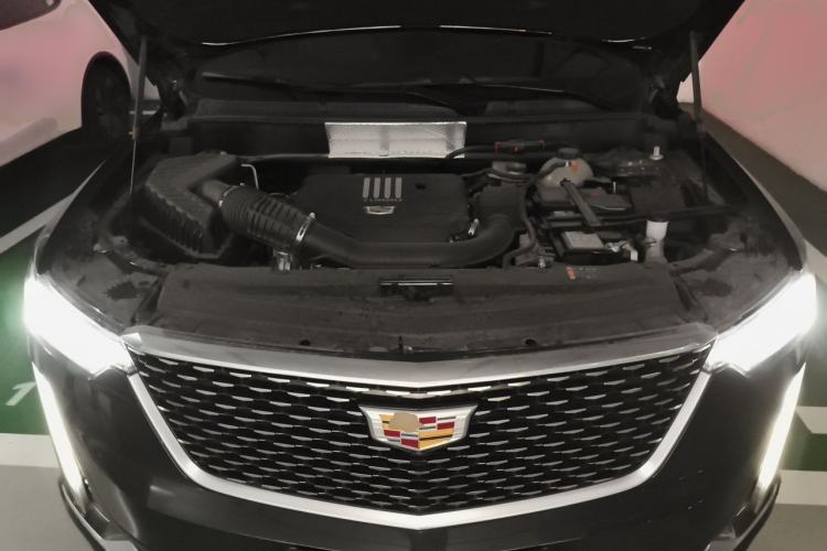 Used Cadillac XT6 2022 2.0T Six-Seater Two-Wheel-Drive Luxury Version Engine Bay