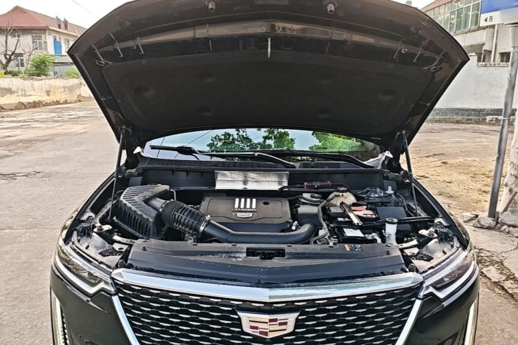 Used Cadillac XT6 2022 2.0T Six-Seater Two-Wheel-Drive Luxury Version Engine Bay