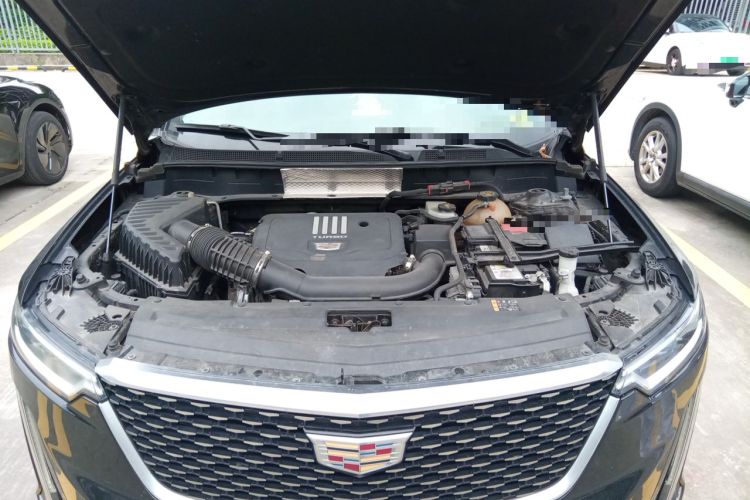 Used Cadillac XT6 2022 2.0T Six-Seater Two-Wheel-Drive Luxury Version Engine Bay