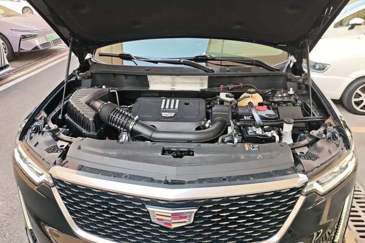 Used Cadillac XT6 2022 2.0T 7-Seater Two-Wheel Drive Luxury Version Engine Bay