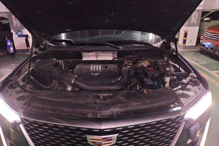 Used Cadillac XT6 2022 2.0T 7-Seater Two-Wheel Drive Luxury Version Engine Bay
