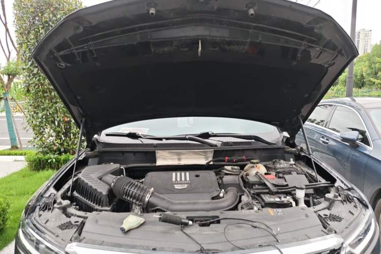 Used Cadillac XT6 2022 2.0T Six-Seater Four-Wheel-Drive Luxury Standard Edition Engine Bay