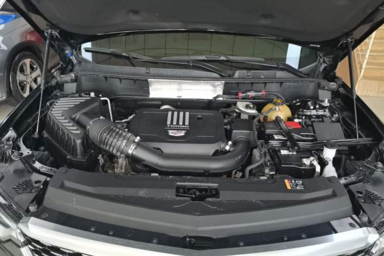 Used Cadillac XT6 2022 2.0T Six-Seater Four-Wheel Drive Luxury Version Engine Bay