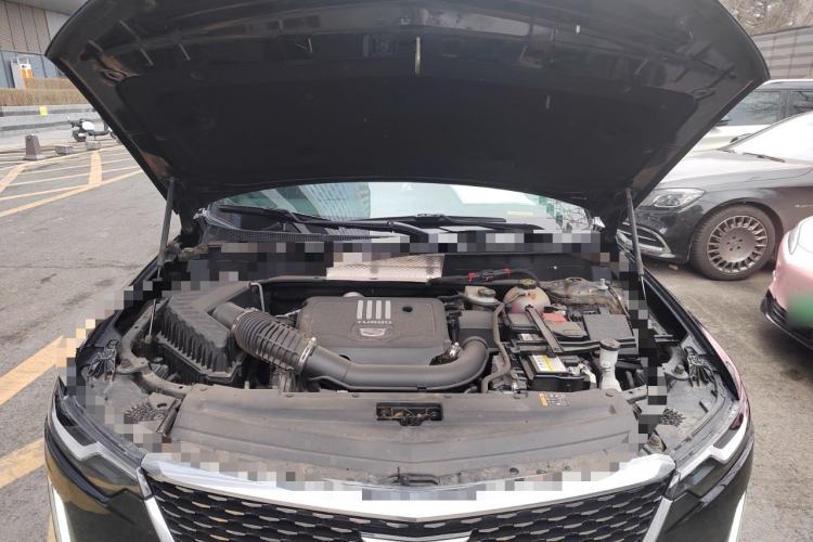 Used Cadillac XT6 2022 2.0T Six-Seater Four-Wheel-Drive Luxury Version Engine Bay