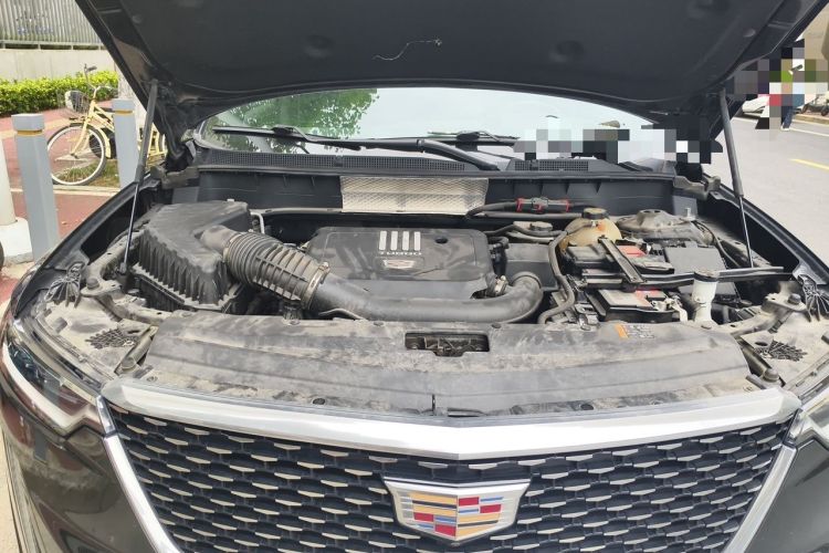 Used Cadillac XT6 2022 2.0T Six-Seater Four-Wheel-Drive Luxury Standard Edition Engine Bay